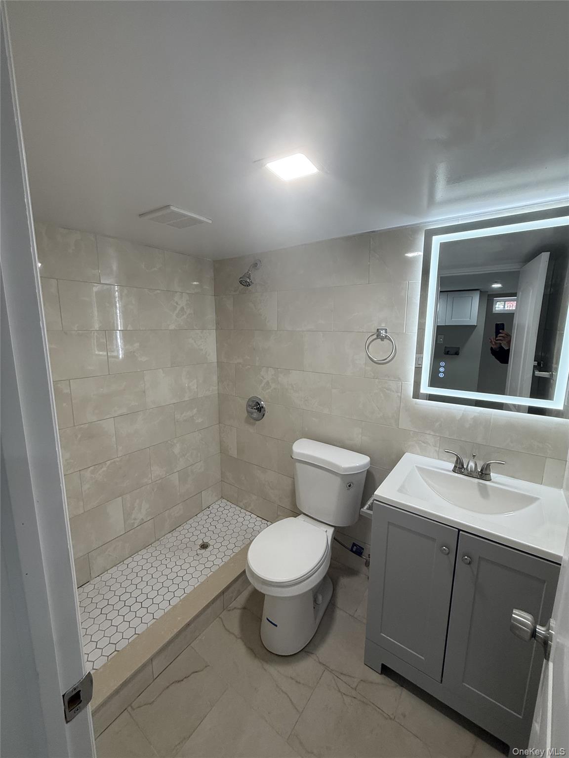 111-27 209th Place Queens, NY 11429 - Photo 12 of 24