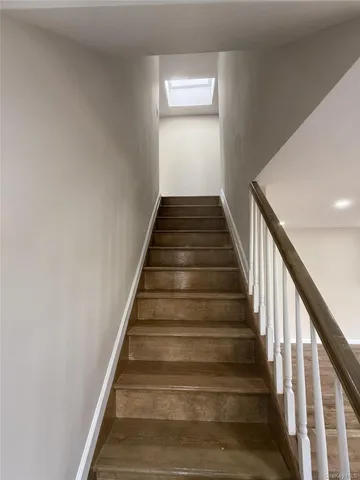 $869,000 | 111-27 209th Place | Bellaire Estates