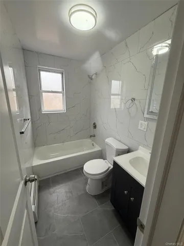 $869,000 | 111-27 209th Place | Bellaire Estates