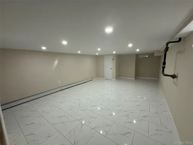 $869,000 | 111-27 209th Place | Bellaire Estates