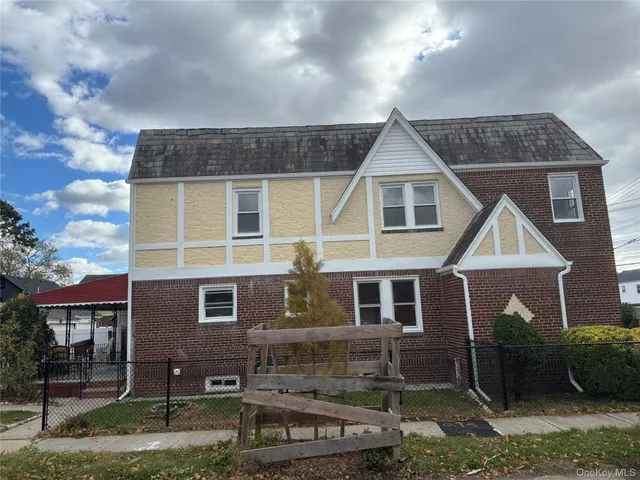 $869,000 | 111-27 209th Place | Bellaire Estates