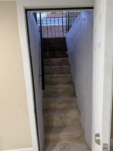 $869,000 | 111-27 209th Place | Bellaire Estates