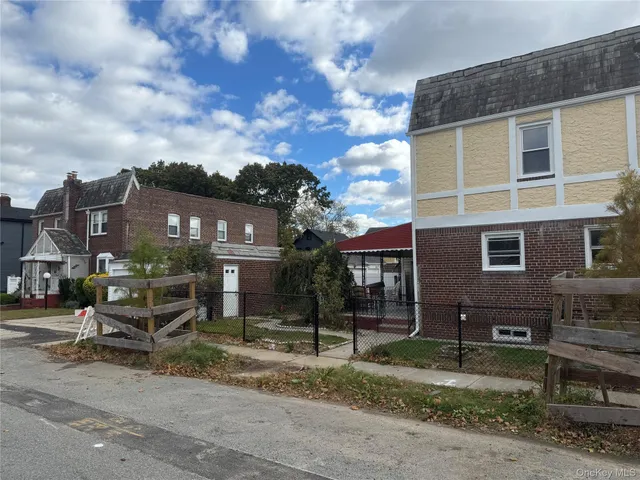 $869,000 | 111-27 209th Place | Bellaire Estates