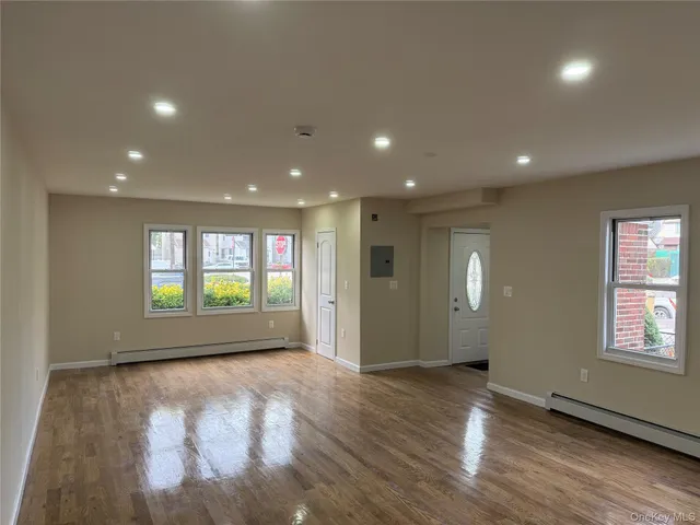 $869,000 | 111-27 209th Place | Bellaire Estates