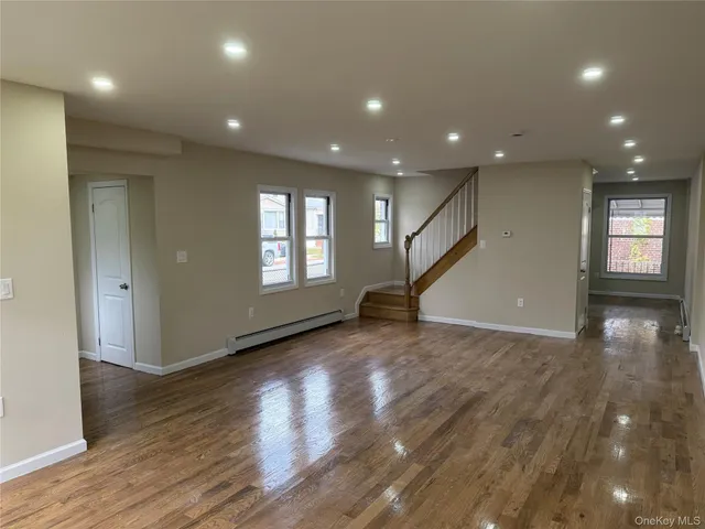 $869,000 | 111-27 209th Place | Bellaire Estates