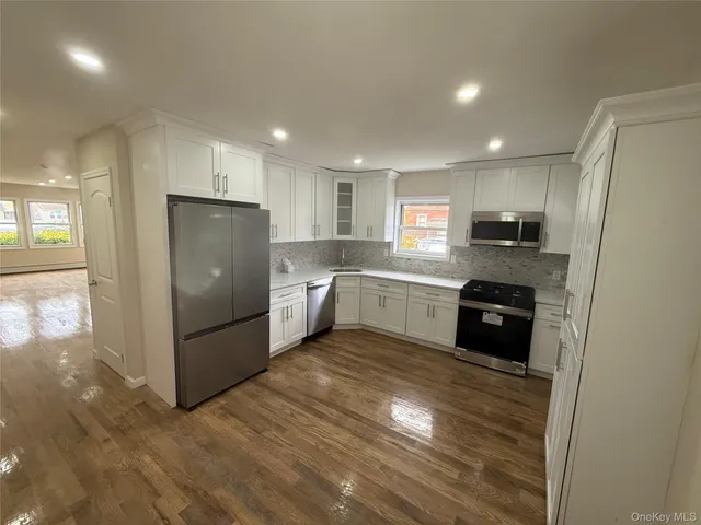 $869,000 | 111-27 209th Place | Bellaire Estates