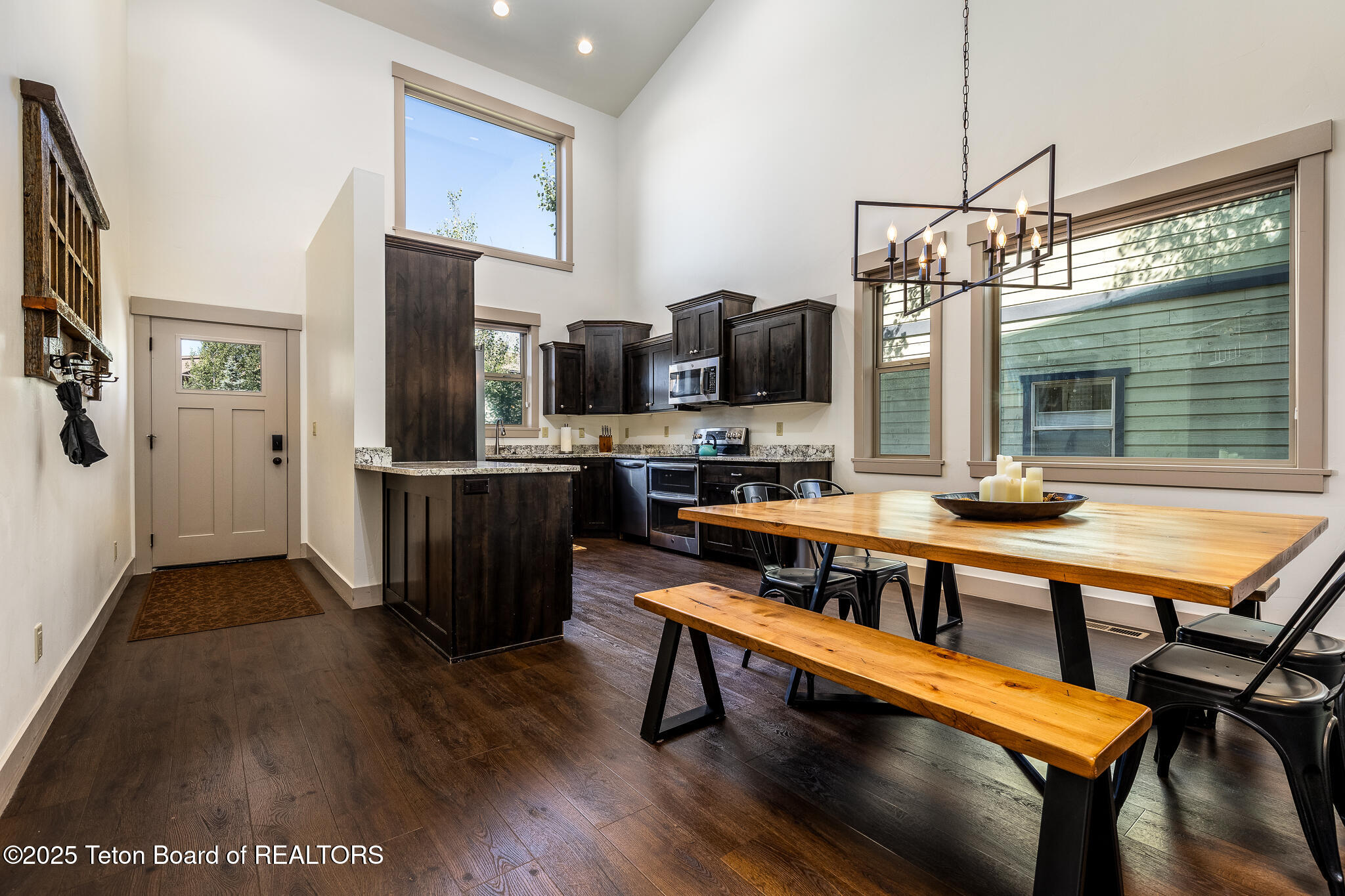 254 Abby Loop Victor, ID 83455 - Photo 4 of 40 image-5