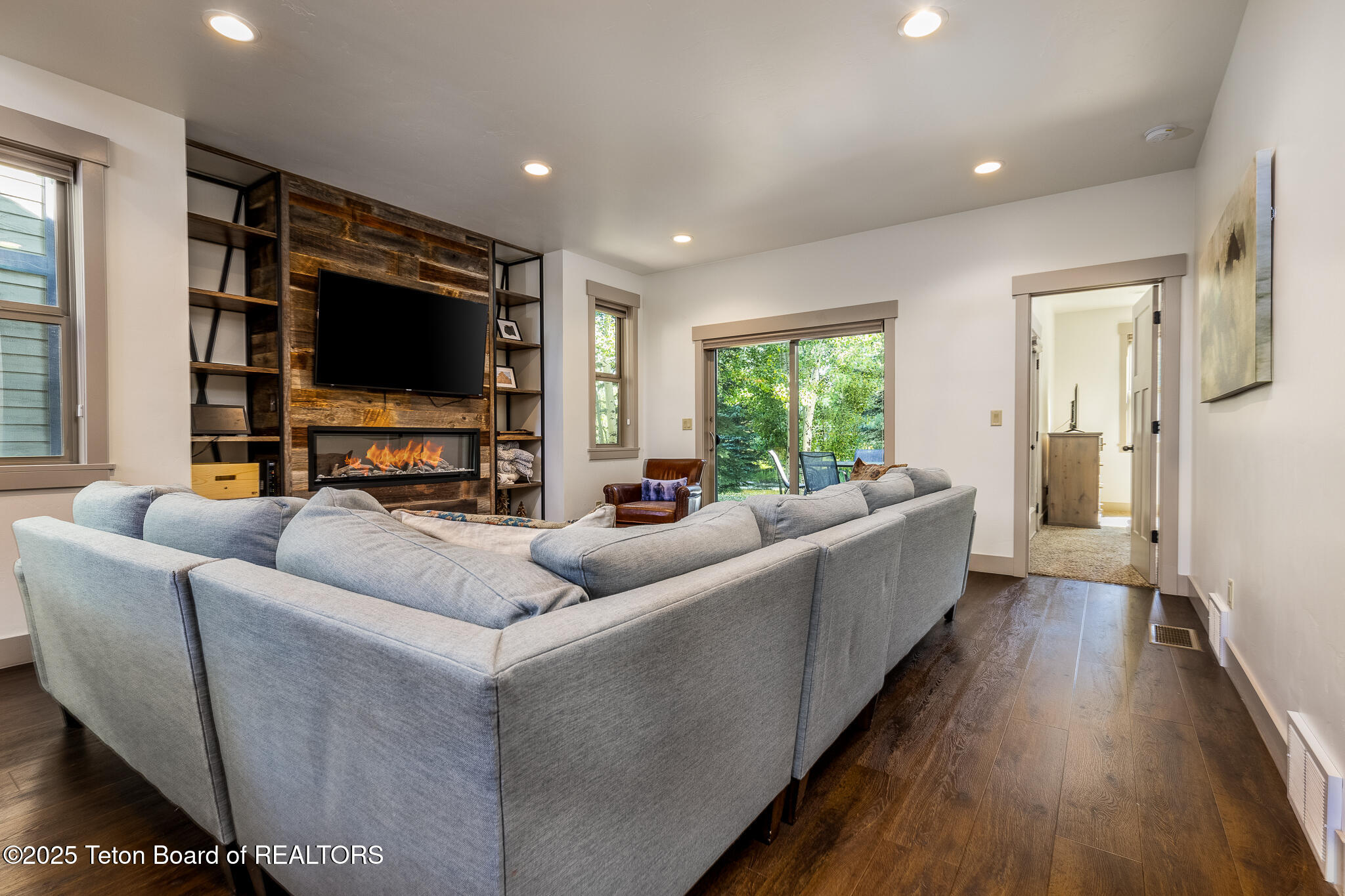 254 Abby Loop Victor, ID 83455 - Photo 8 of 40 image-3