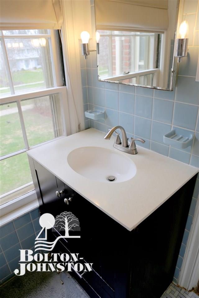 171 Lewiston Road Grosse Pointe, MI 48236 - Photo 29 of 67 Master bath
