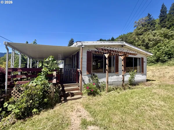 $230,000 | 76582 Davis Road, Oakridge, OR 97463