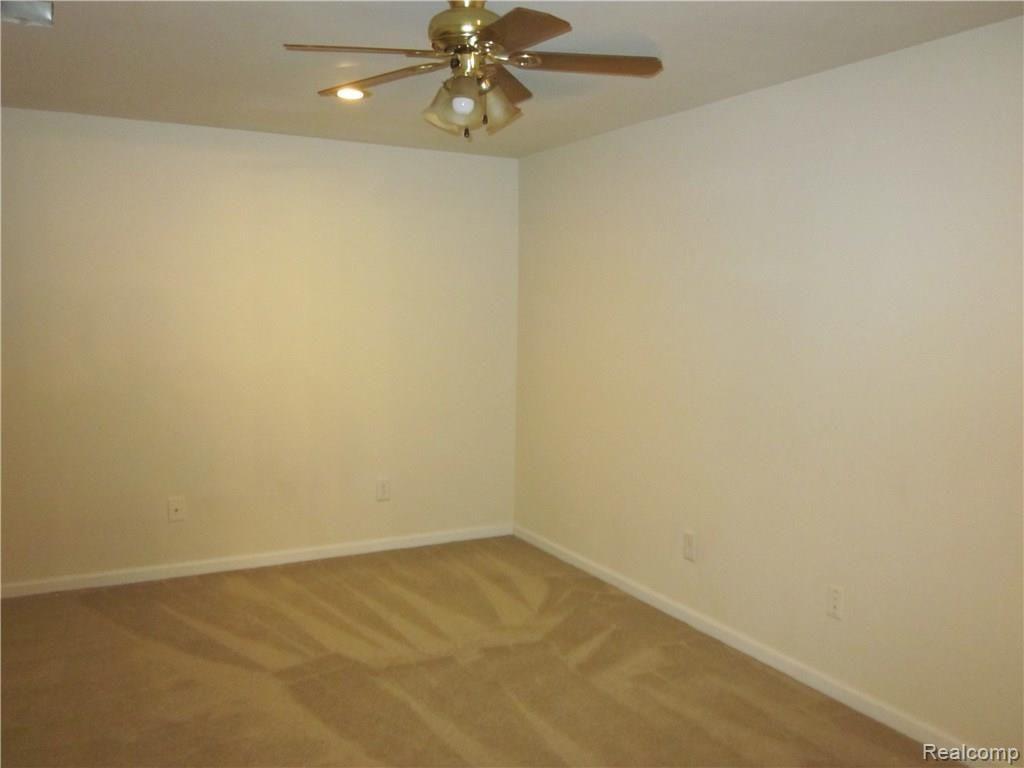 21600 River Ridge Farmington, MI 48335 - Photo 16 of 29