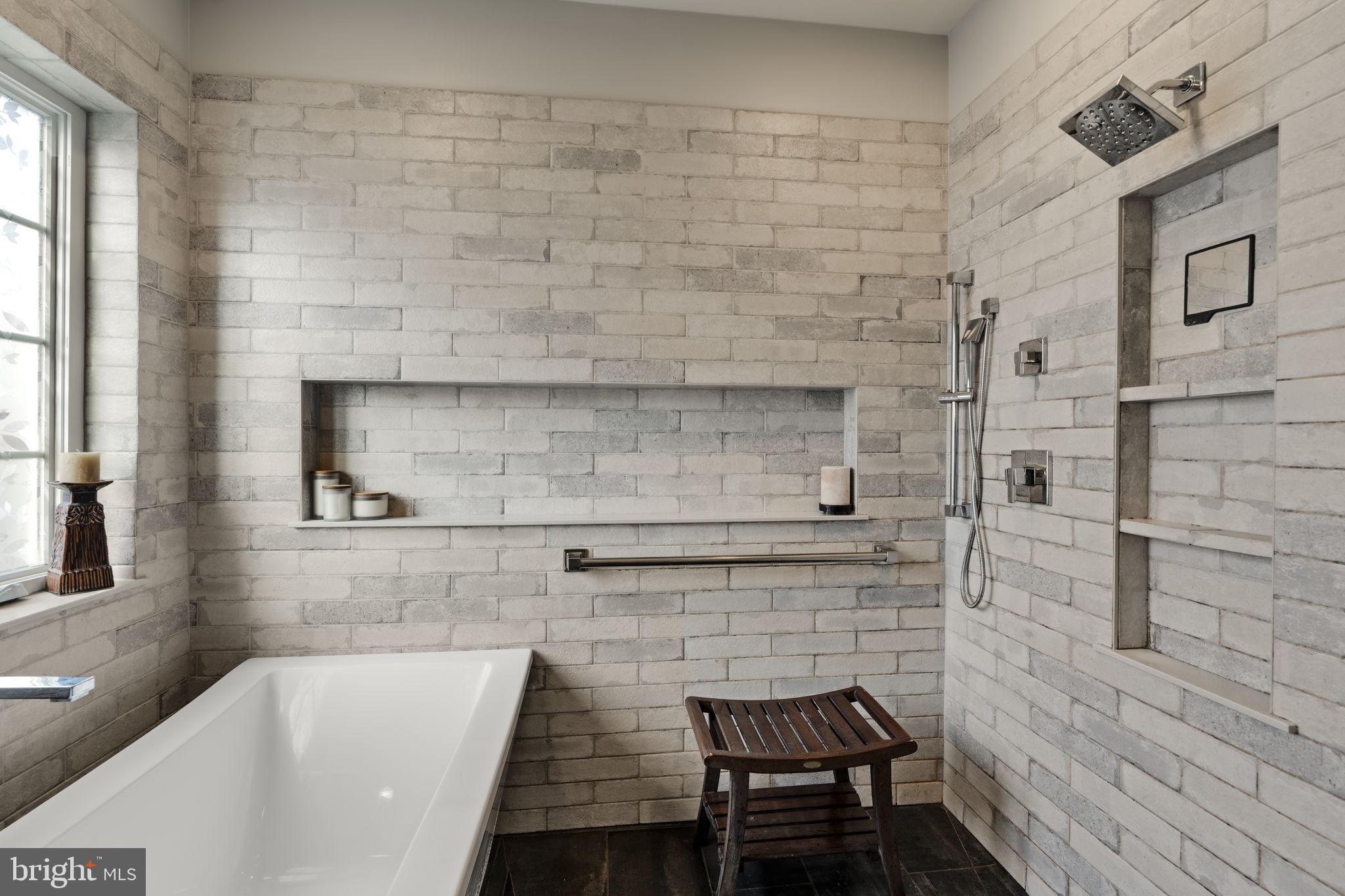 8 White Tail Path Lancaster, PA 17602 - Photo 29 of 51 a bathroom with a sink and a bathtub