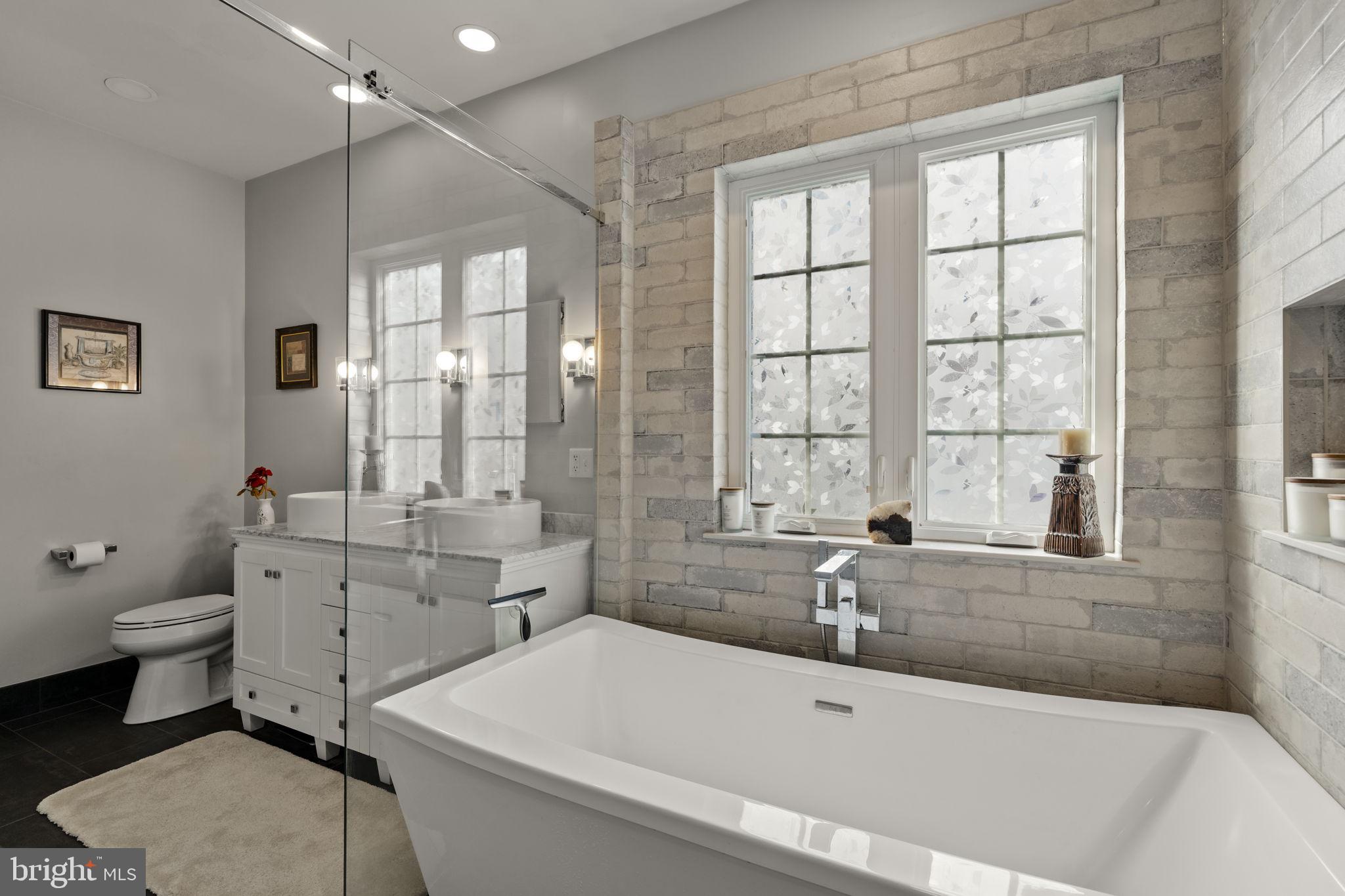 8 White Tail Path Lancaster, PA 17602 - Photo 31 of 51 a bathroom with a sink a toilet and bathtub