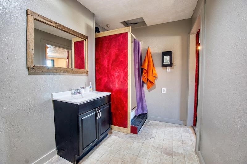 121 West Shaffer Avenue Springdale, WA 99173 - Photo 10 of 31 Gallery Image 10