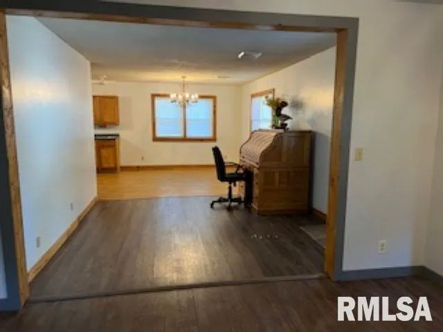 $84,900 | 305 East Clay Street, Pleasant Hill, IL 62366