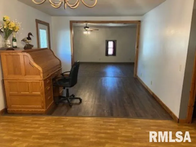 $84,900 | 305 East Clay Street, Pleasant Hill, IL 62366