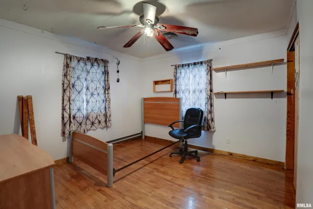 $84,900 | 305 East Clay Street, Pleasant Hill, IL 62366