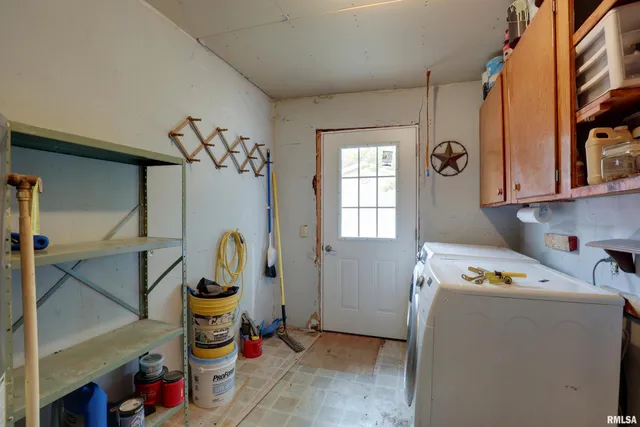 $84,900 | 305 East Clay Street, Pleasant Hill, IL 62366