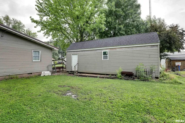 $84,900 | 305 East Clay Street, Pleasant Hill, IL 62366