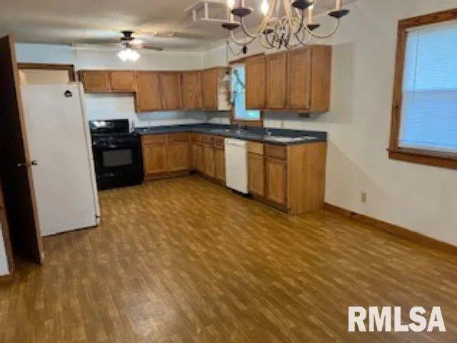 $84,900 | 305 East Clay Street, Pleasant Hill, IL 62366