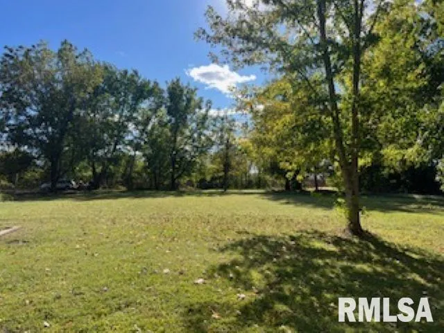 $84,900 | 305 East Clay Street, Pleasant Hill, IL 62366