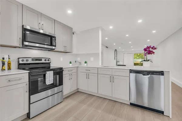 $260,000 | 2101 Lucaya Bend, Unit E1, Coconut Creek, FL 33066