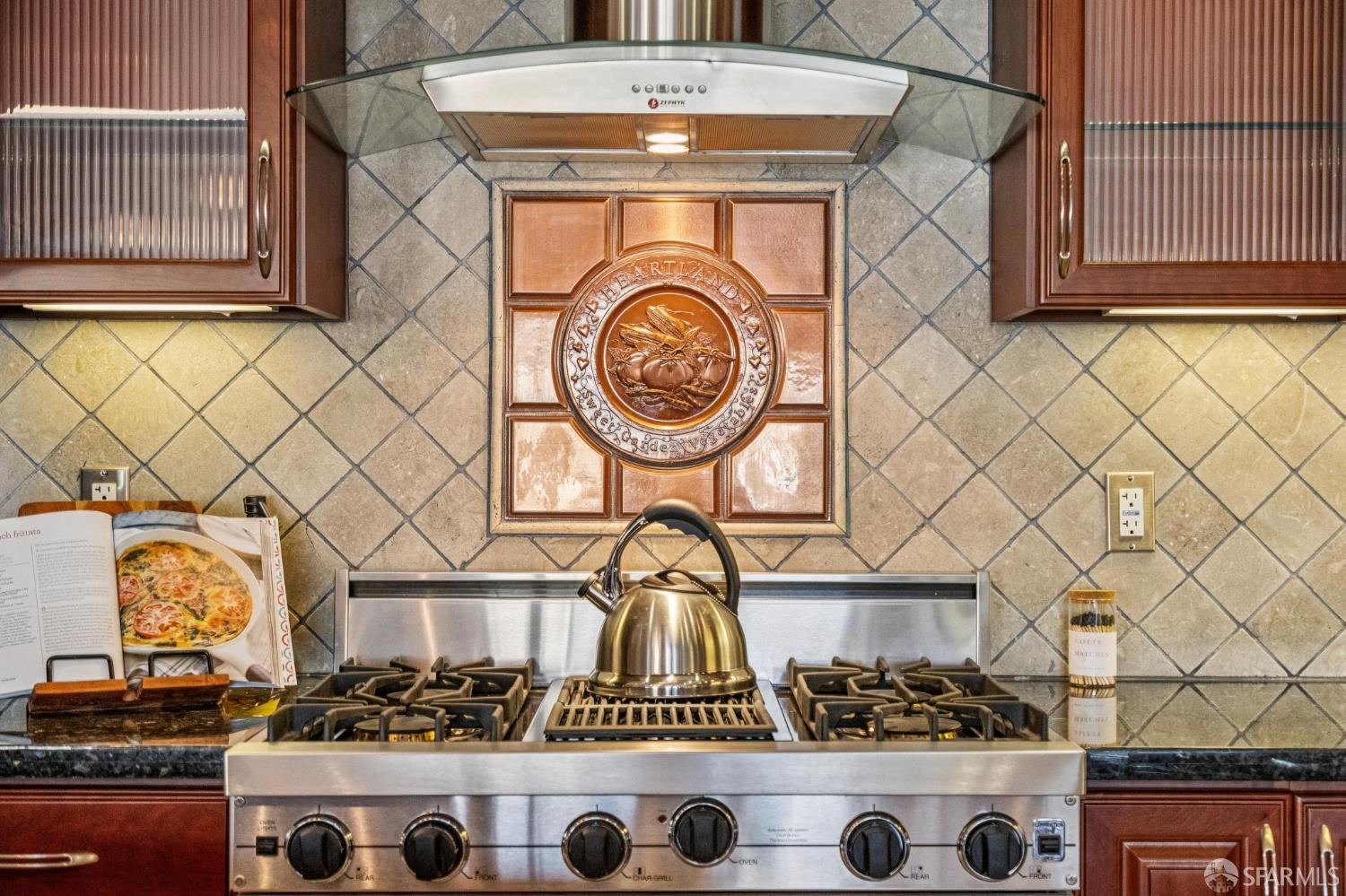 1727 Ulloa Street San Francisco, CA 94116 - Photo 14 of 64