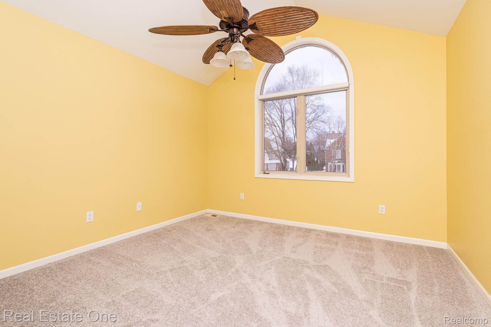 115 Scarborough Lane Rochester, MI 48306 - Photo 30 of 46 Bedroom 2 upstairs