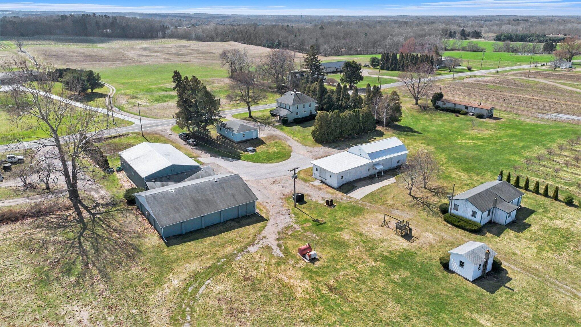 6629 North Branch Road Benton Harbor, MI 49022 - Photo 2 of 71 041_file_5510