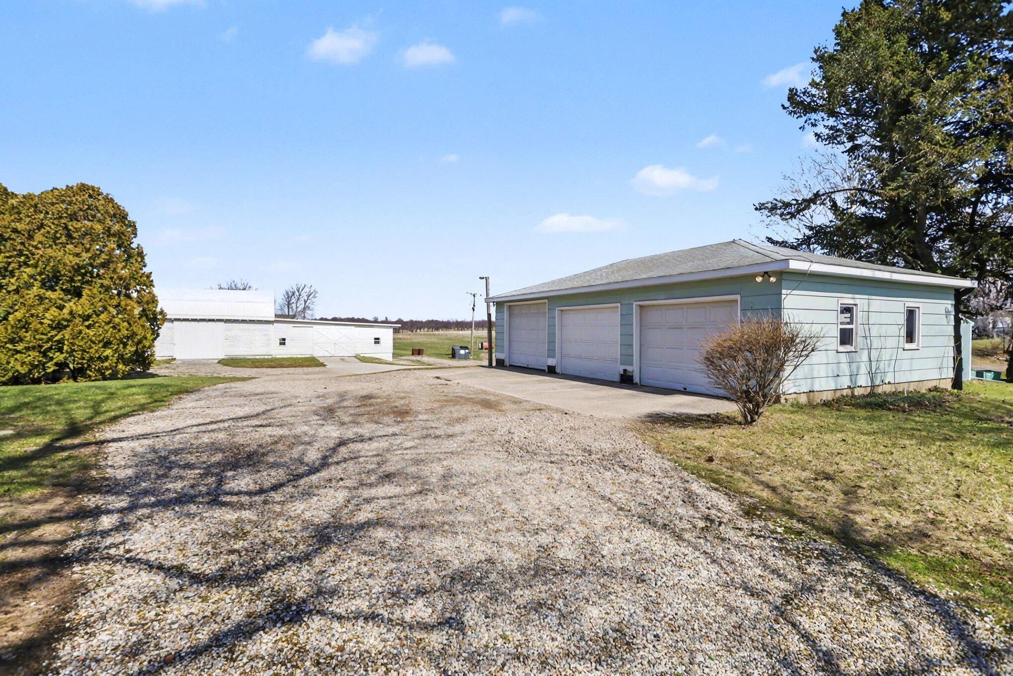 6629 North Branch Road Benton Harbor, MI 49022 - Photo 27 of 71 026_file_3418