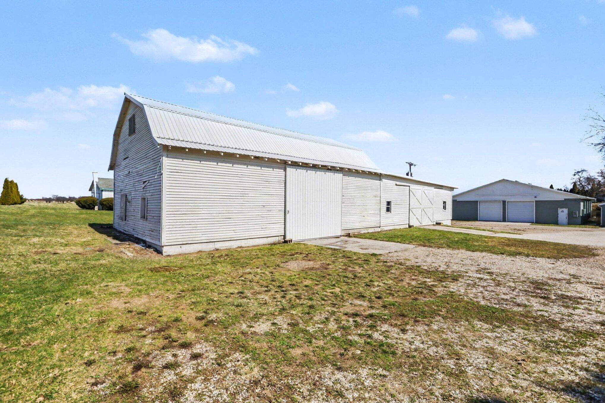 6629 North Branch Road Benton Harbor, MI 49022 - Photo 39 of 71 031_file_2095