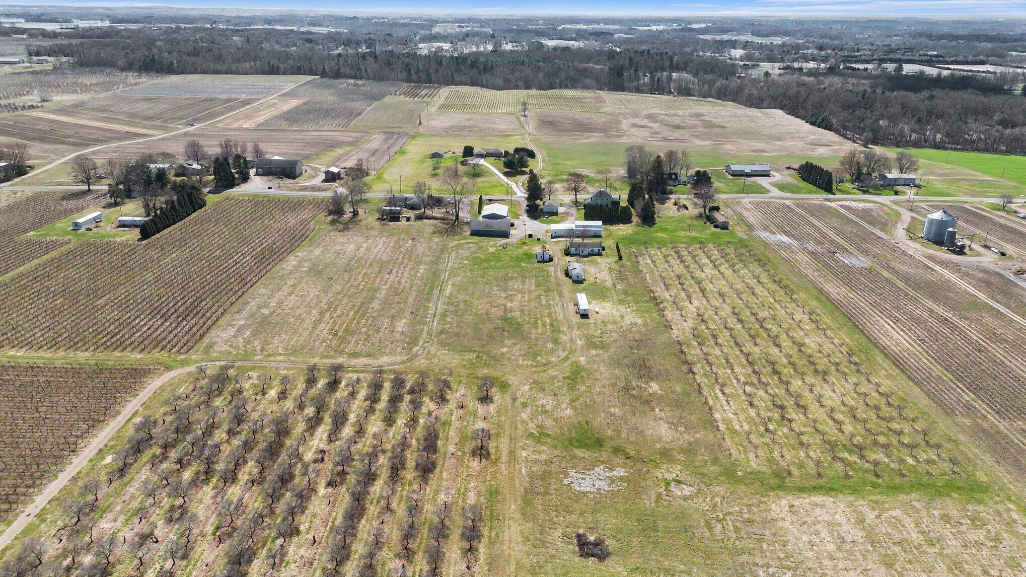 6629 North Branch Road Benton Harbor, MI 49022 - Photo 57 of 71 040_file_6167