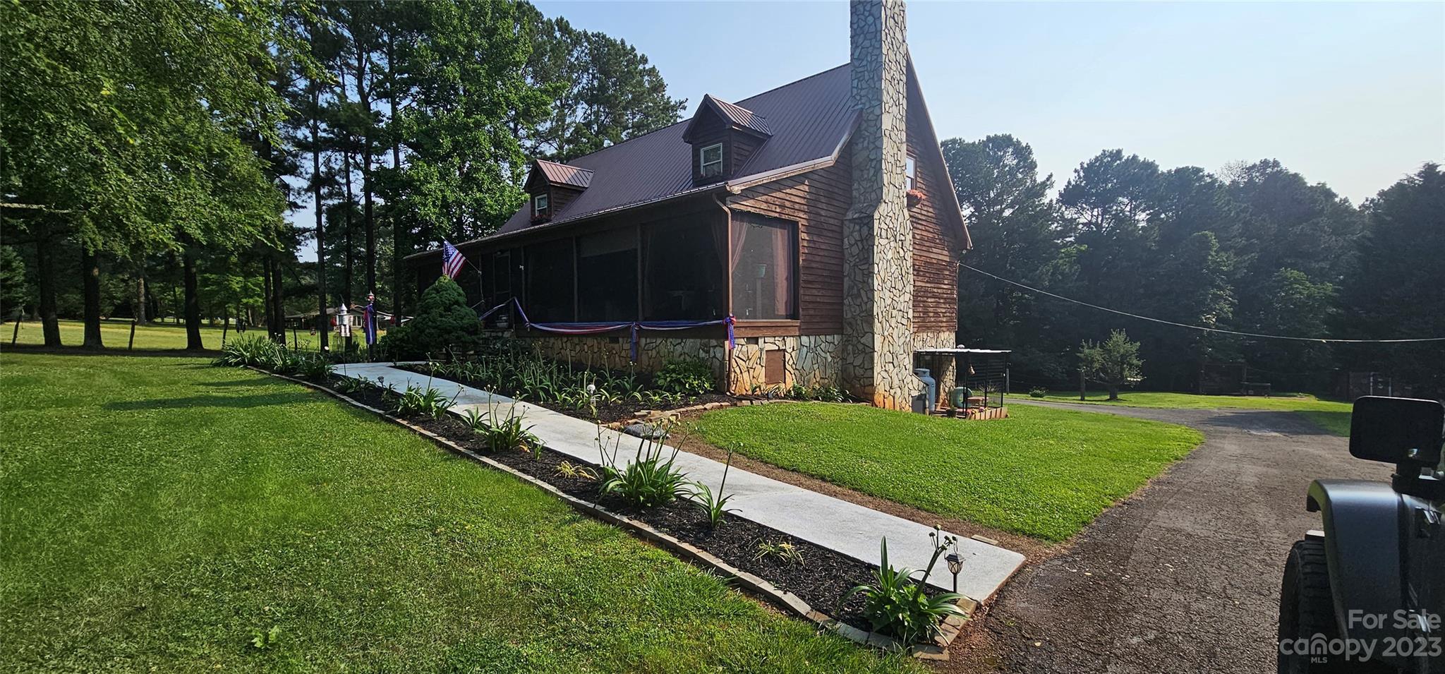 4380 Henry Dellinger Road Maiden, NC 28650 - Photo 2 of 32