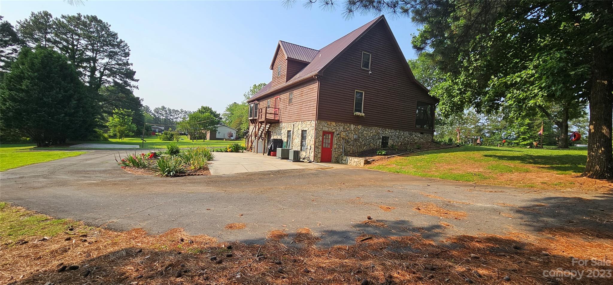 4380 Henry Dellinger Road Maiden, NC 28650 - Photo 5 of 32