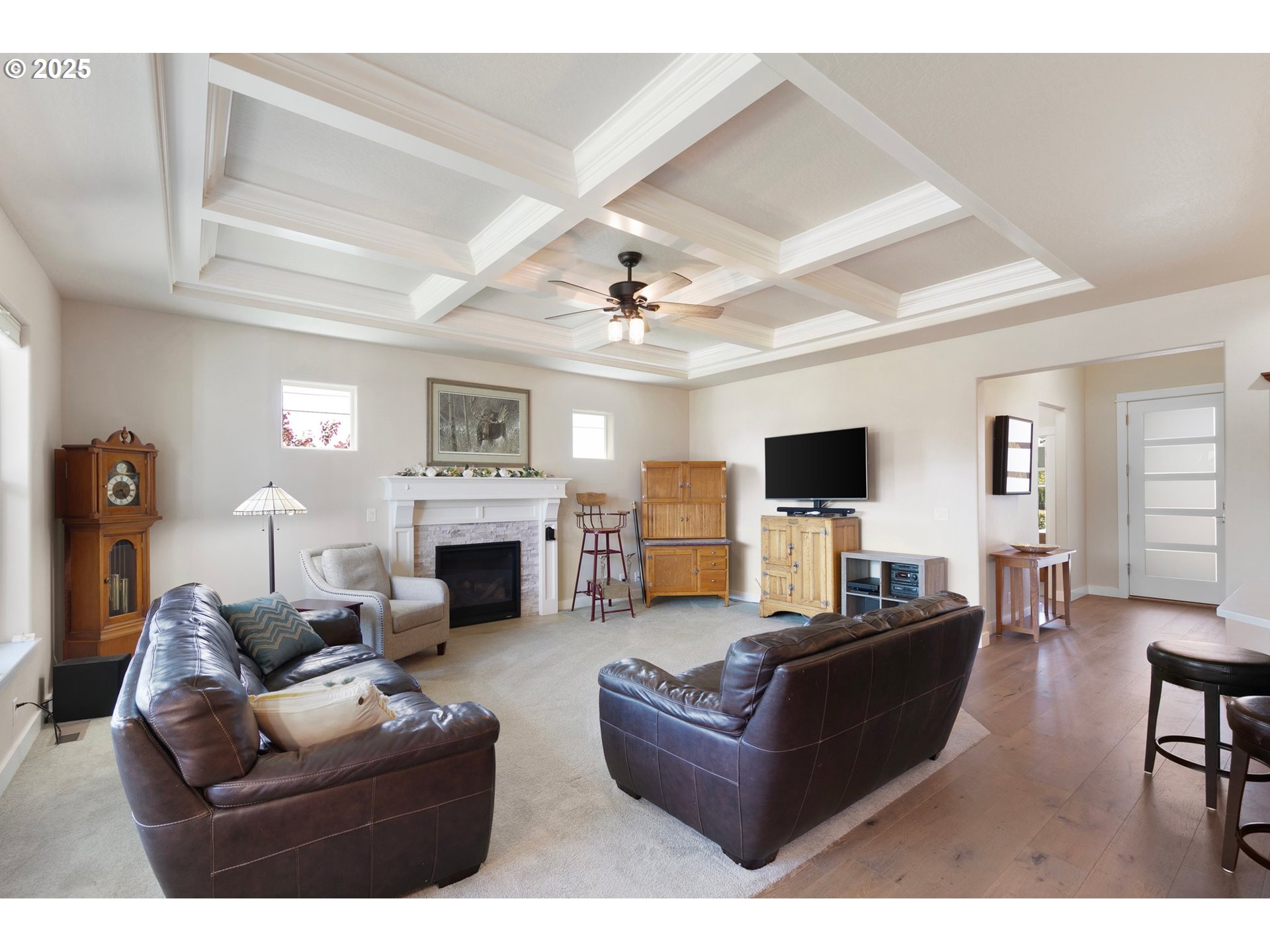1705 Trevino Road Creswell, OR 97426 - Photo 8 of 46 Great Room
