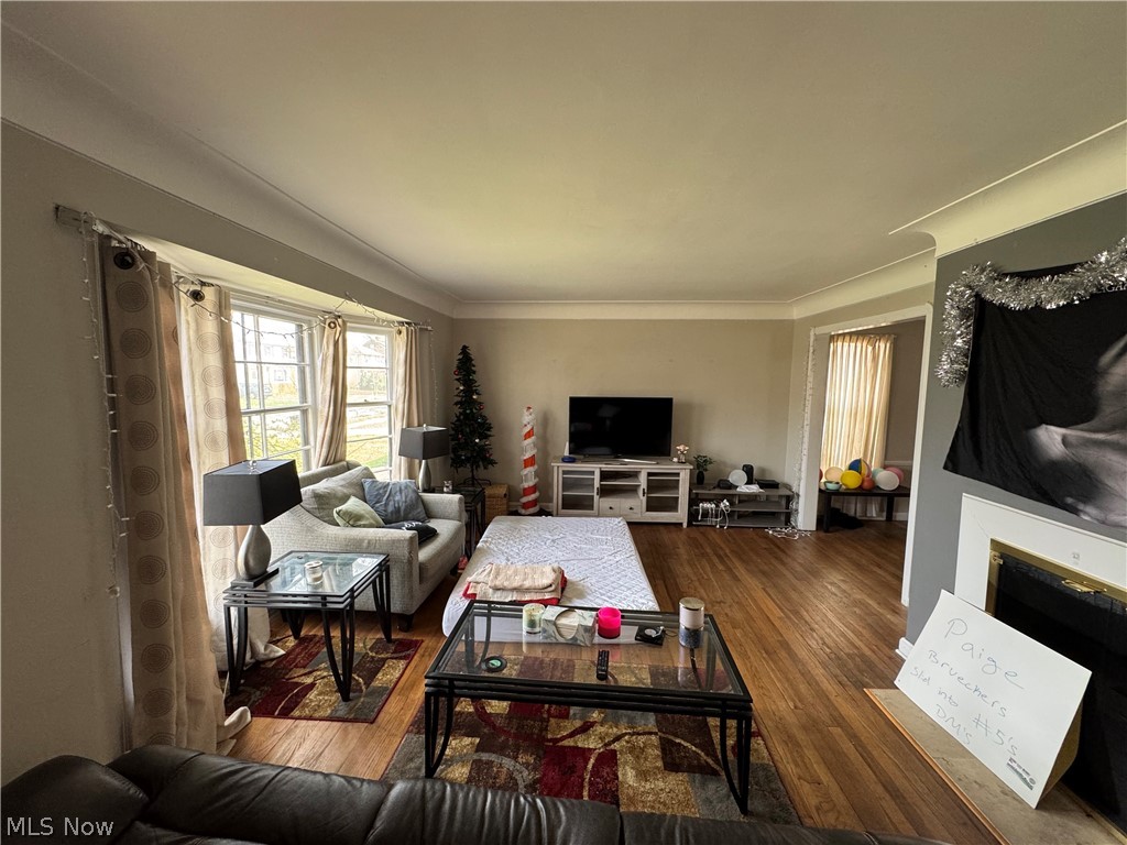 4198 Bushnell Road Cleveland, OH 44118 - Photo 6 of 11