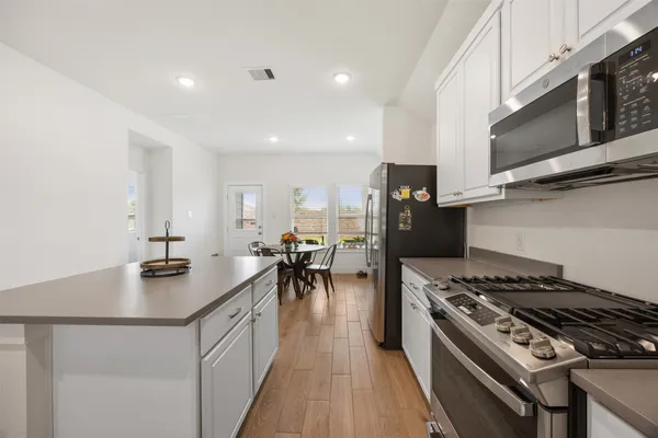 $2,300 | 19375 Poppy Vlg Circle, Magnolia, TX 77355