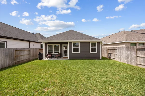 $2,300 | 19375 Poppy Vlg Circle, Magnolia, TX 77355