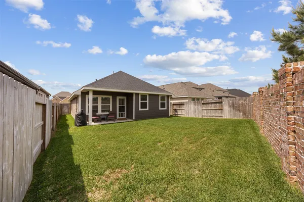 $2,300 | 19375 Poppy Vlg Circle, Magnolia, TX 77355