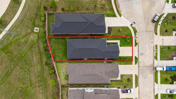 $2,300 | 19375 Poppy Vlg Circle, Magnolia, TX 77355