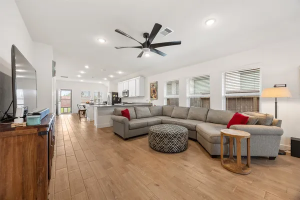 $2,300 | 19375 Poppy Vlg Circle, Magnolia, TX 77355