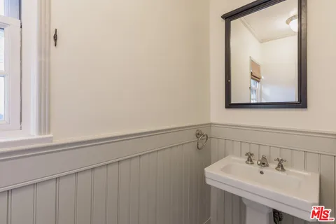 $7,500 | 4519 Van Noord Avenue, Studio City, CA 91604