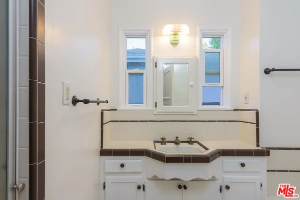 $7,500 | 4519 Van Noord Avenue, Studio City, CA 91604