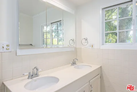 $7,500 | 4519 Van Noord Avenue, Studio City, CA 91604