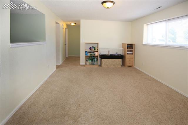 4540 Beaumont Road Colorado Springs, CO 80916 - Photo 23 of 35