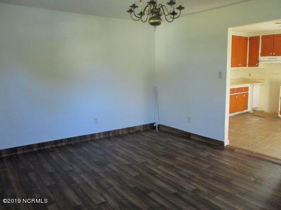 573 Barnes Lake Road Middlesex, NC 27557 - Photo 3 of 7 Dining room