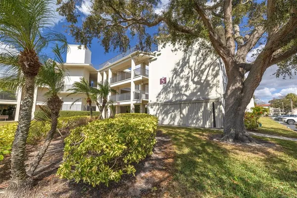 $204,999 | 2700 Bayshore Boulevard, Unit 5302, Dunedin, FL 34698