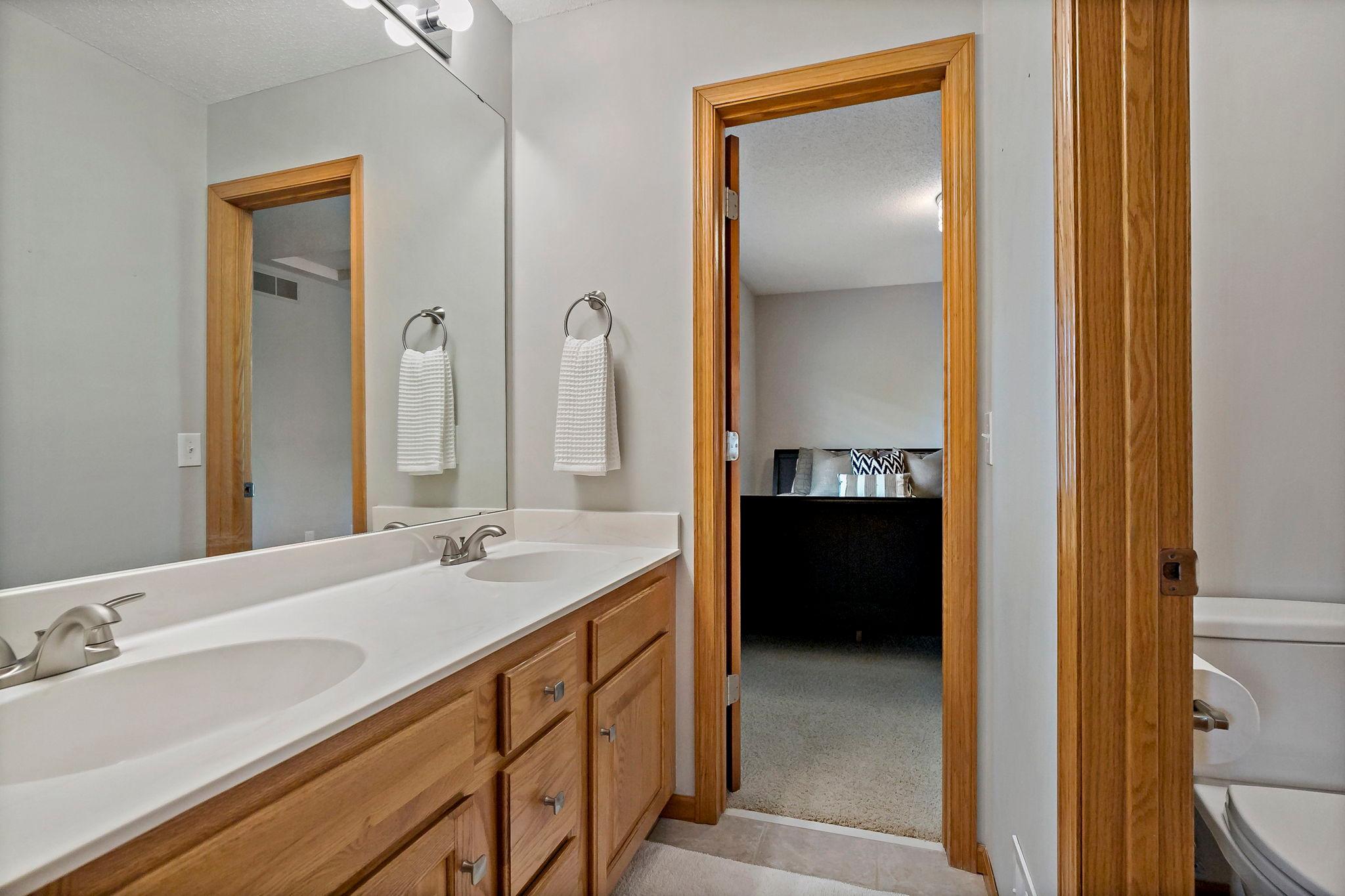 8879 Sylvan Ridge Eden Prairie, MN 55347 - Photo 38 of 49