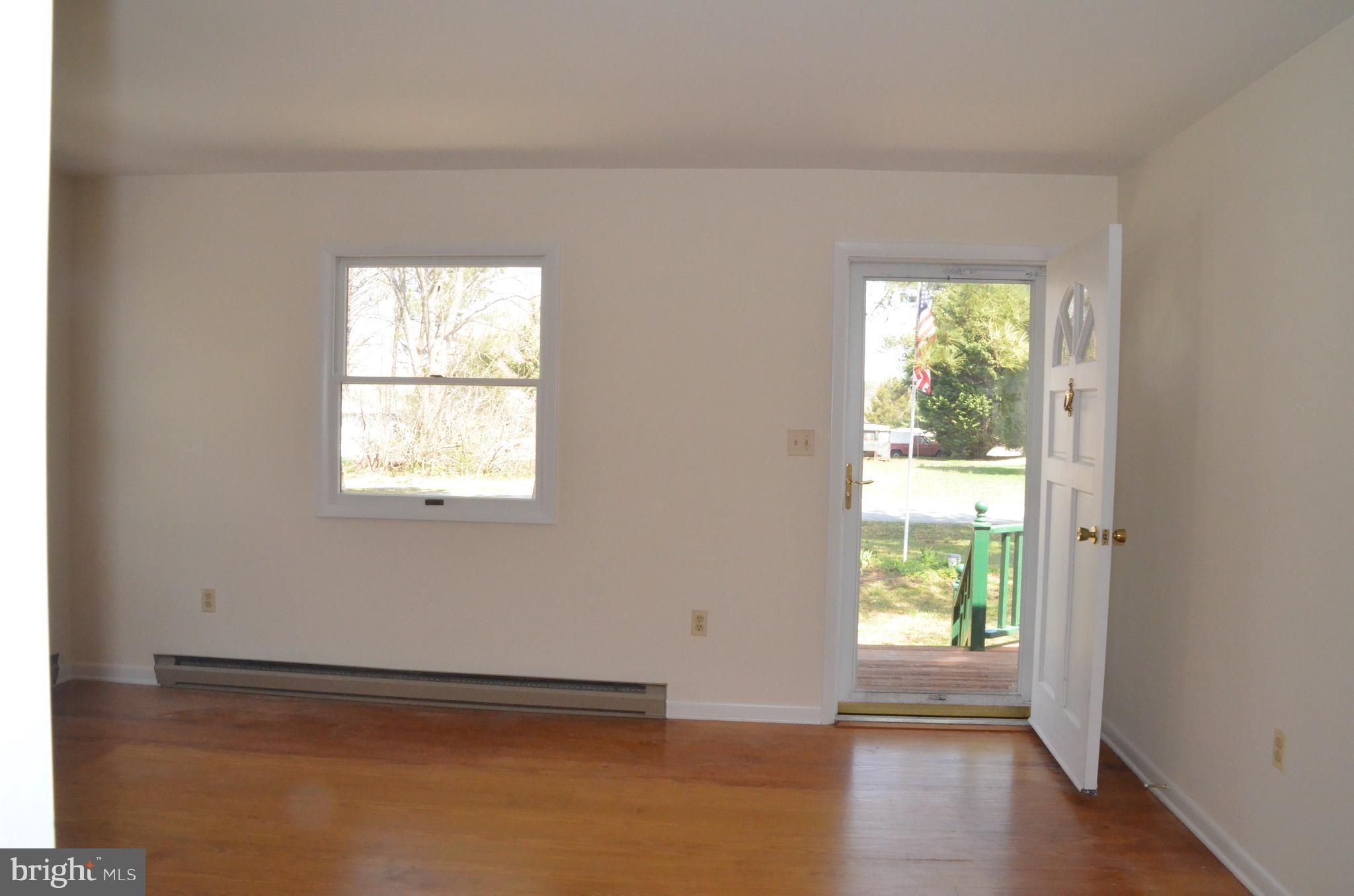 6292 Nelson Point Road Neavitt, MD 21652 - Photo 4 of 21 Living Room