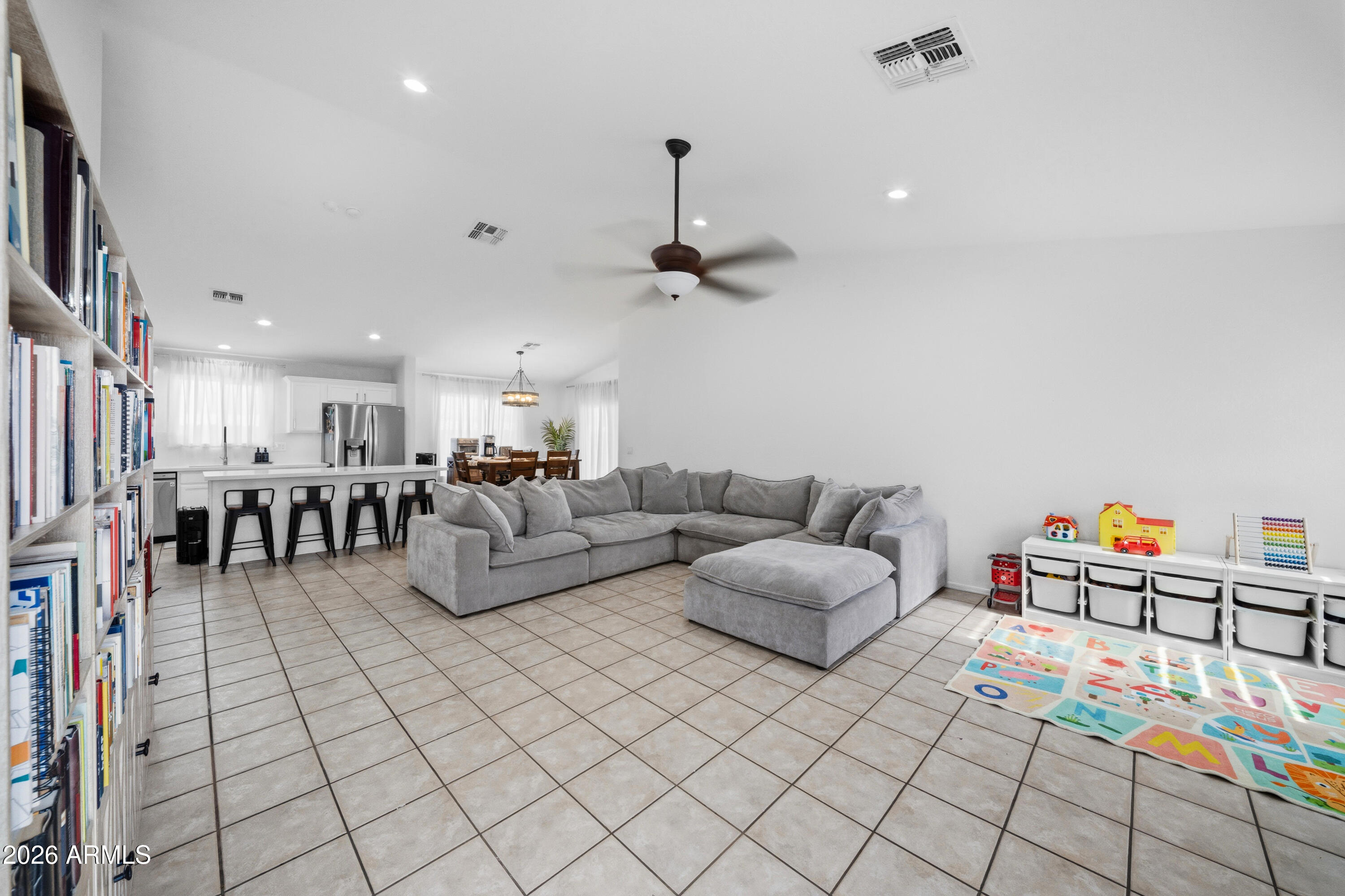 10809 West Joblanca Road Avondale, AZ 85323 - Photo 5 of 35 DSC09749